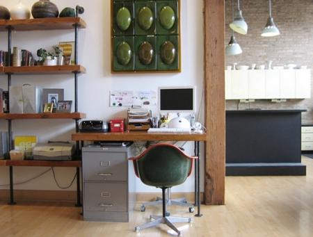 desk11071008.jpg