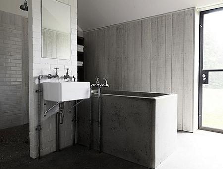 Escalera en el baño