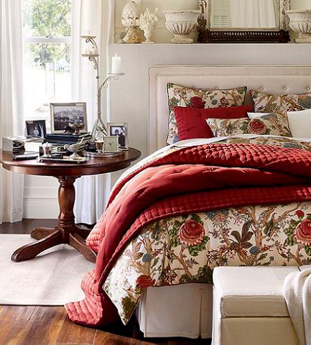 Con un mesa, crea un estilo vintage en tu dormitorio