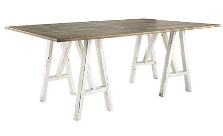 Mesa formada por un tablero y dos caballetes